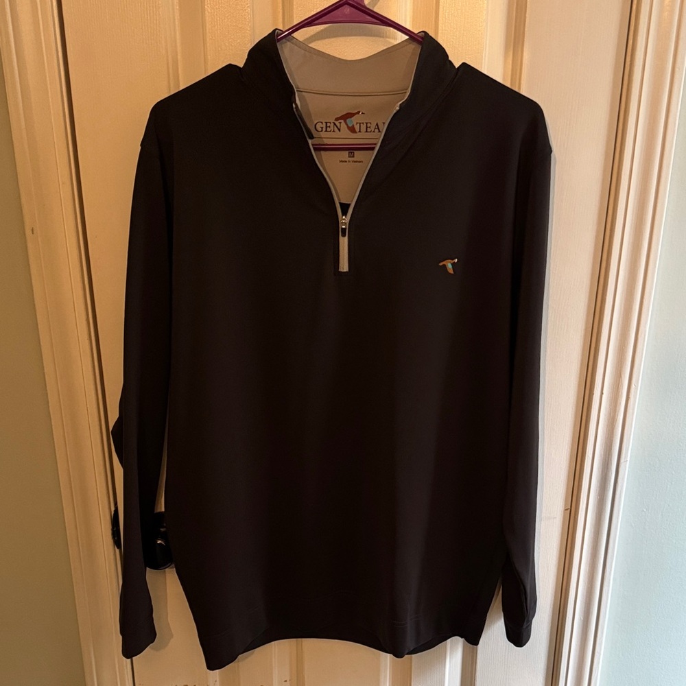 Genteal performance pullover